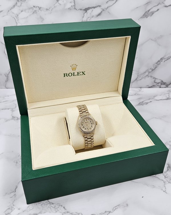Stunning Ladies 18ct Gold Rolex Datejust - Full Diamond Dial, Bezel & Bracelet - Image 9