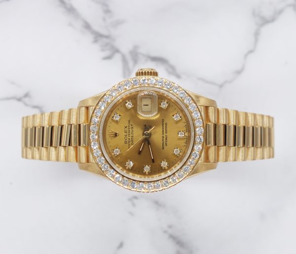 Ladies Solid 18ct Yellow Gold Rolex Datejust with Factory Diamond Dial & Bezel. - Image 2