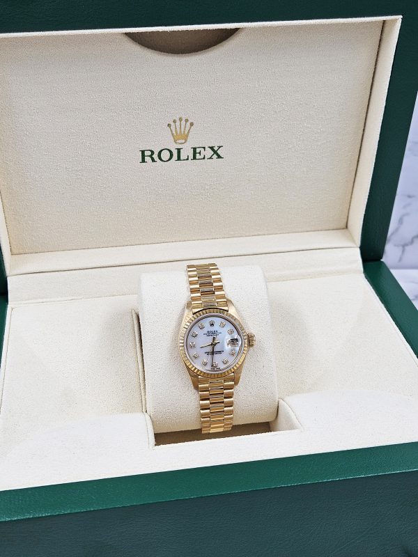 Beautiful 18ct Gold Ladies Rolex Oyster Perpetual Datejust - White MOP Diamond Dial. - Image 7