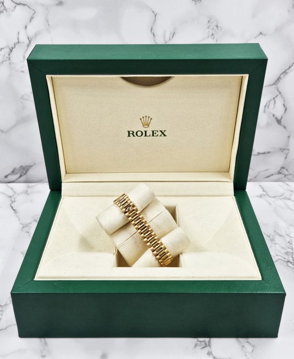Ladies Rolex Oyster Perpetual Datejust with White MOP DIAMOND Dial & Bezel. - Image 9