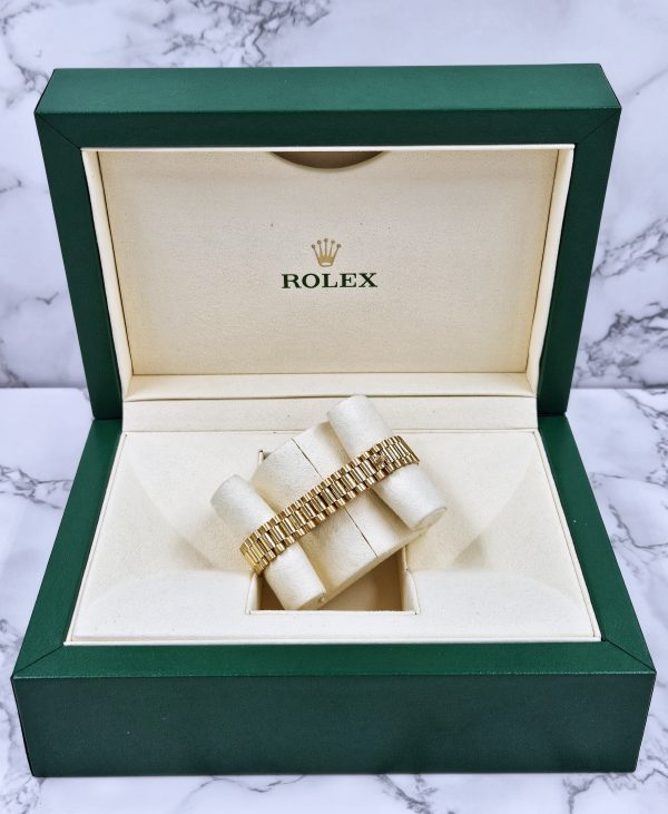 Ladies Rolex Oyster Perpetual Datejust 26mm in Solid 18ct Gold Box & Papers. - Image 9