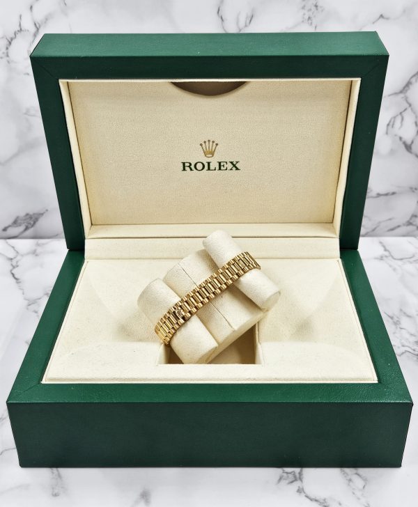 Ladies Rolex Oyster Perpetual Datejust with White MOP DIAMOND Dial & Bezel. - Image 10