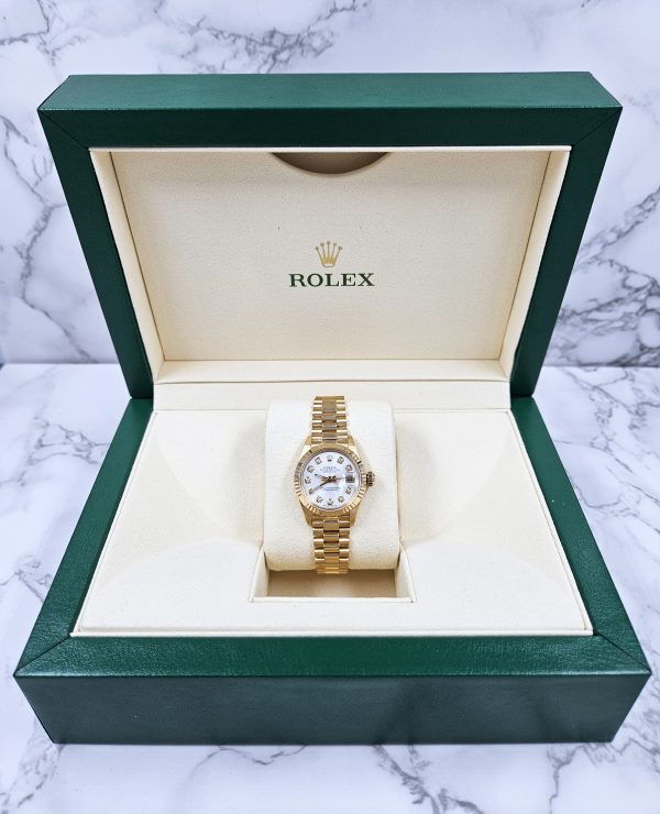 Ladies Rolex Oyster Perpetual Datejust 26mm in Solid 18ct Gold Box & Papers. - Image 6
