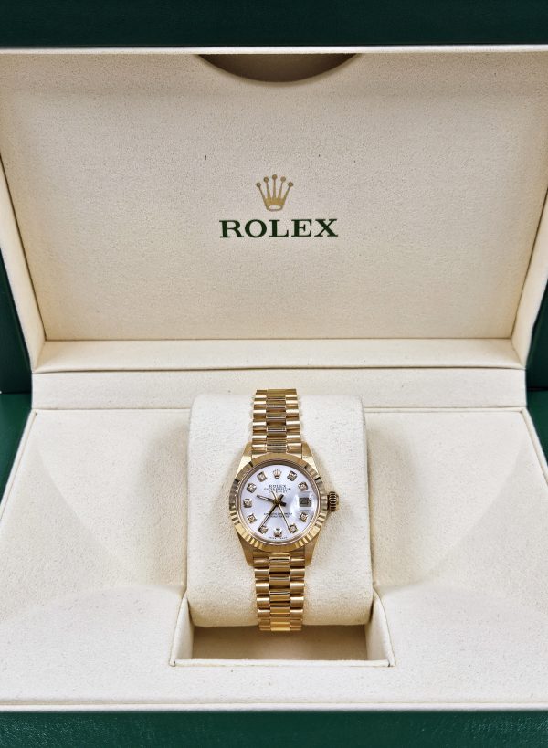 Ladies Rolex Oyster Perpetual Datejust 26mm in Solid 18ct Gold Box & Papers. - Image 7