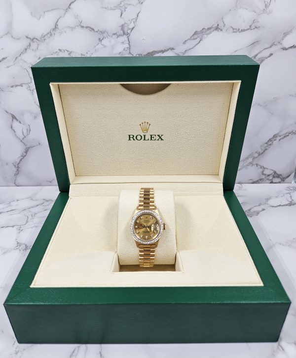 Ladies Solid 18ct Yellow Gold Rolex Datejust with Factory Diamond Dial & Bezel. - Image 8