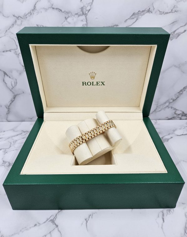RARE Ladies 18ct Gold Rolex Datejust - Blue Vignette Diamond Dial - Box & Papers. - Image 8