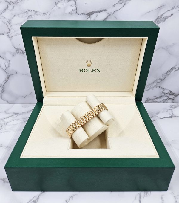 MINT Ladies 18ct Gold Rolex Datejust - Blue Vignette Diamond Dial - Box & Papers - Image 10