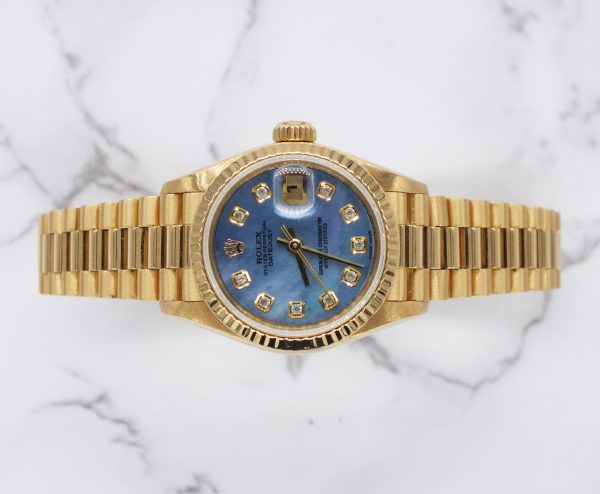 Ladies Rolex Datejust 26mm in Solid 18ct Gold with Blue MOP Dial - Box & Paper. - Image 2