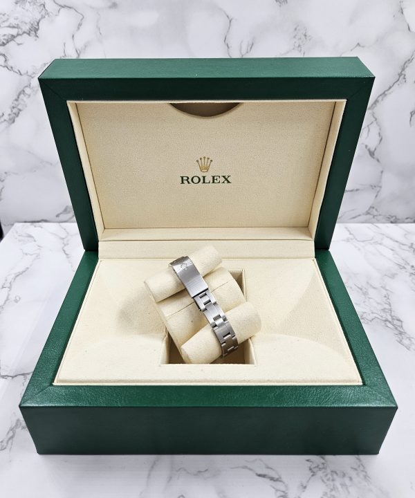 Ladies Rolex 26mm With Silver Diamond Dial and Bezel - Box & Papers. - Image 6