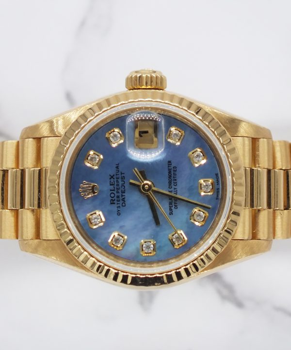 Ladies Rolex Datejust 26mm in Solid 18ct Gold with Blue MOP Dial - Box & Paper. - Image 3