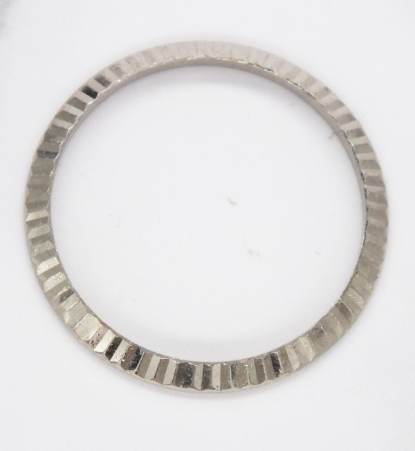 Genuine Solid 18ct White Gold Ladies 26mm Rolex Fluted Bezel - Image 2