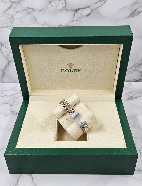 Rolex Datejust 26mm with FACTORY RED Vignette Diamond Dial – BOX & PAPERS - Image 10