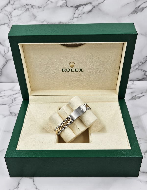 Rolex Datejust 26mm with FACTORY RED Vignette Diamond Dial – BOX & PAPERS - Image 11