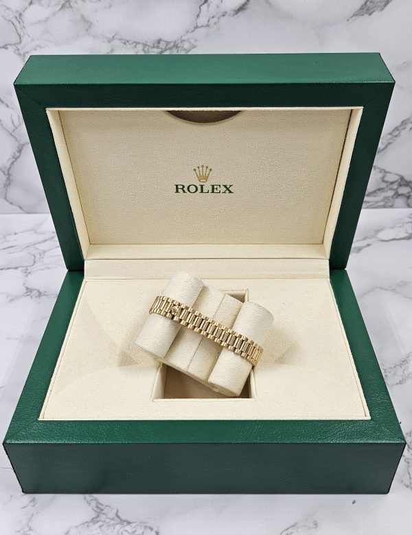 Mint Ladies Solid 18ct Yellow Gold Rolex Datejust with Diamond Dial & Bezel. - Image 9
