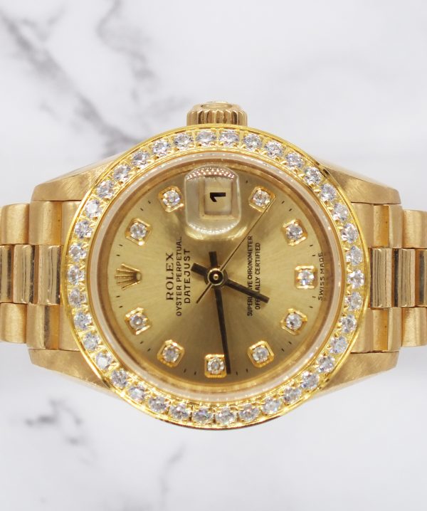 Mint Ladies Solid 18ct Yellow Gold Rolex Datejust with Diamond Dial & Bezel. - Image 3