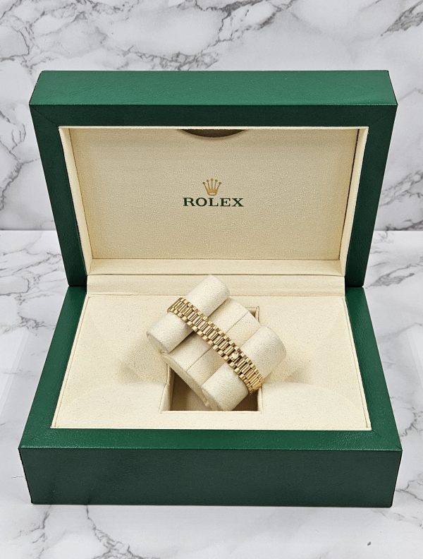 Ladies Rolex Datejust 26mm in Solid 18ct Gold with Lapis Diamond Dial & Bezel. - Image 9