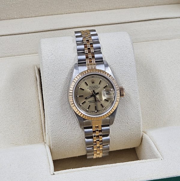 Mint Ladies Rolex Datejust with Champagne Dial – BOX & PAPERS - Image 8