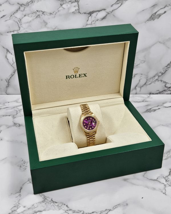 Rolex Datejust 26mm in Solid 18k Gold with 'Grape' Diamond Dial - Box & Papers. - Image 9