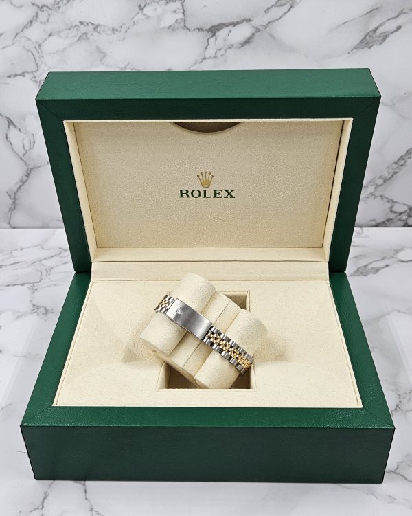Ladies Rolex Datejust with FACTORY RED Vignette Diamond Dial – BOX & PAPERS - Image 10