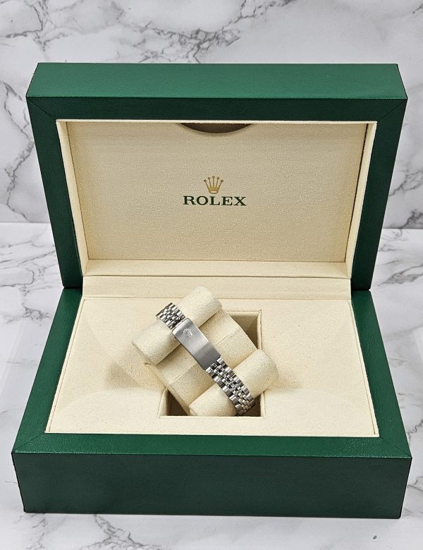 Ladies 26mm Datejust with Mother of Pearl Diamond Dial, Bezel and Shoulders – Rolex Box - Image 9