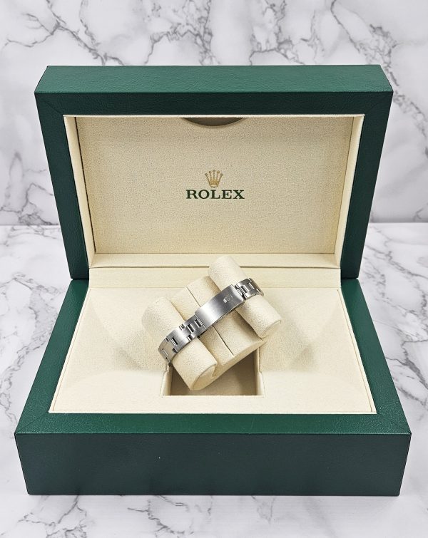 Ladies 26mm Rolex Datejust with Pink MOP Diamond Dial, Bezel & Shoulders. - Image 9