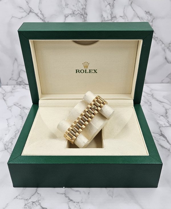 Rolex Day Date with Factory Champagne Diamond Dial - Box and Papers. - Image 10
